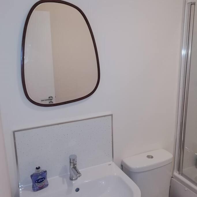 Carvetii - Norman House - 2Nd Floor, 1 Bedroom Flat เบอเนส ภายนอก รูปภาพ